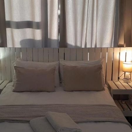 Kelzane Self-Catering Hotel กอนูบี ภายนอก รูปภาพ
