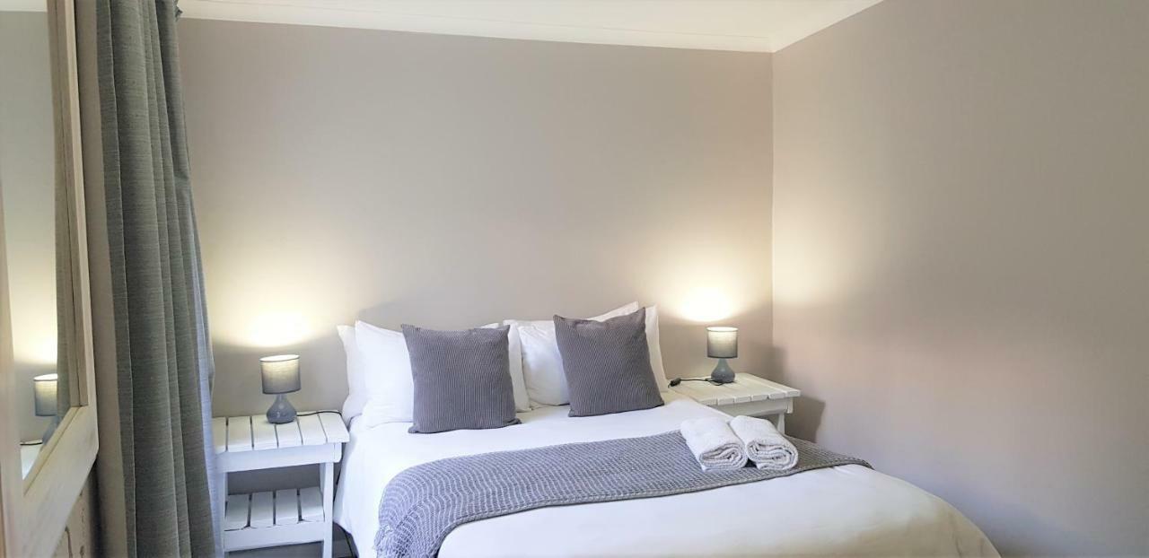Kelzane Self-Catering Hotel กอนูบี ภายนอก รูปภาพ
